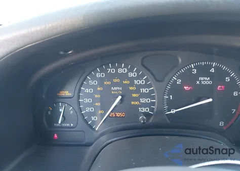 2002 Saturn L-Series Lw300 z USA, uszkodzony, nr VIN 1G8JW84R02Y520580